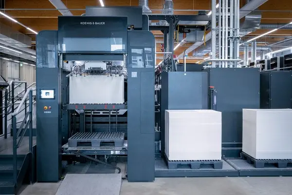 Logistics System on a Rapida 106 – Koenig & Bauer Sheetfed